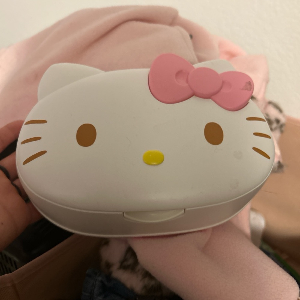 Hello Kitty White Case with Pink Bow